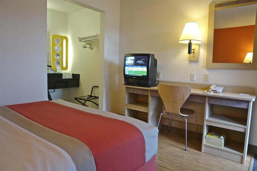 Motel 6-Wheat Ridge, Co - West - Denver North Room photo