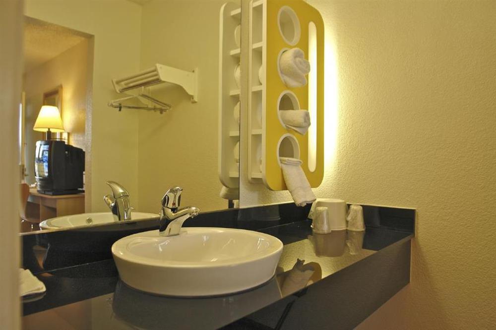 Motel 6-Wheat Ridge, Co - West - Denver North Room photo